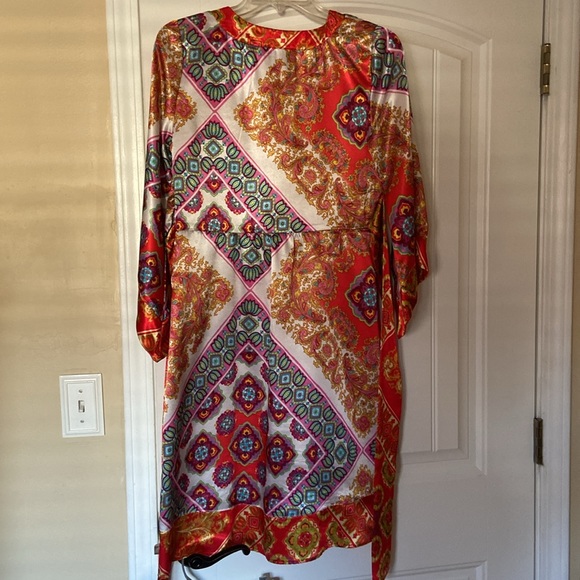 Bright colorful silky v-neck dress size medium Karlie brand - Picture 2 of 2